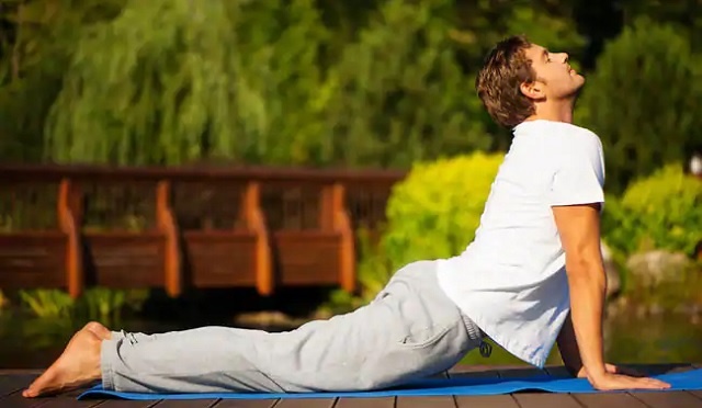 تمرین های فیزیکی یوگا(آساناها)در کرج-یوگا و حرکات اصلاحی کرج